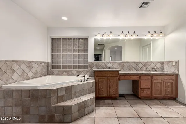 $1,875,000 | 2552 East Ridgewood Lane, Gilbert, AZ 85298