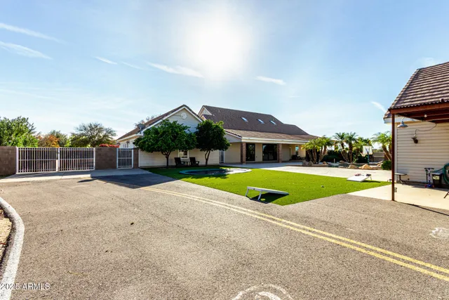 $1,875,000 | 2552 East Ridgewood Lane, Gilbert, AZ 85298