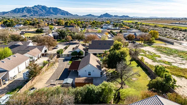 $1,690,000 | 2552 East Ridgewood Lane, Gilbert, AZ 85298