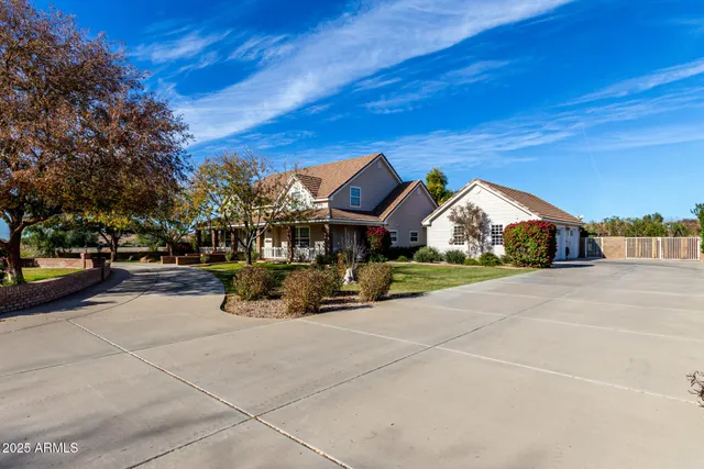 $1,875,000 | 2552 East Ridgewood Lane, Gilbert, AZ 85298