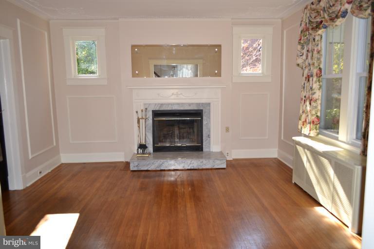 29 Overbrook Road Catonsville, MD 21228 - Photo 1 of 20 Living Room