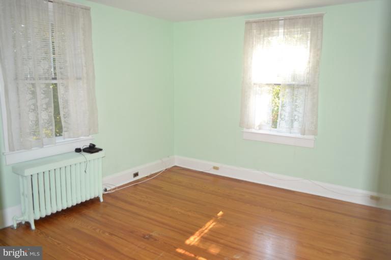 29 Overbrook Road Catonsville, MD 21228 - Photo 19 of 20 Bedroom