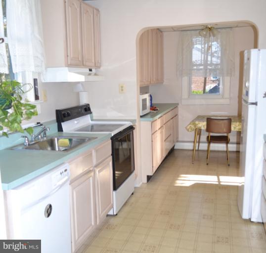 29 Overbrook Road Catonsville, MD 21228 - Photo 10 of 20 Kitchen