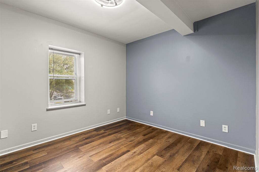 5920 Chase Road Dearborn, MI 48126 - Photo 5 of 37