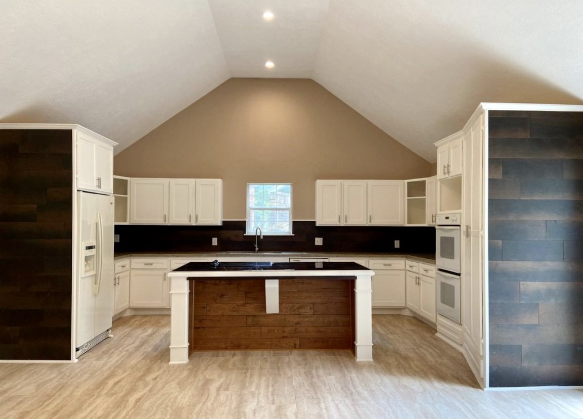 17821 Theiss Mail Rte Road, Unit C Spring, TX 77379 - Photo 2 of 23 Kitchen