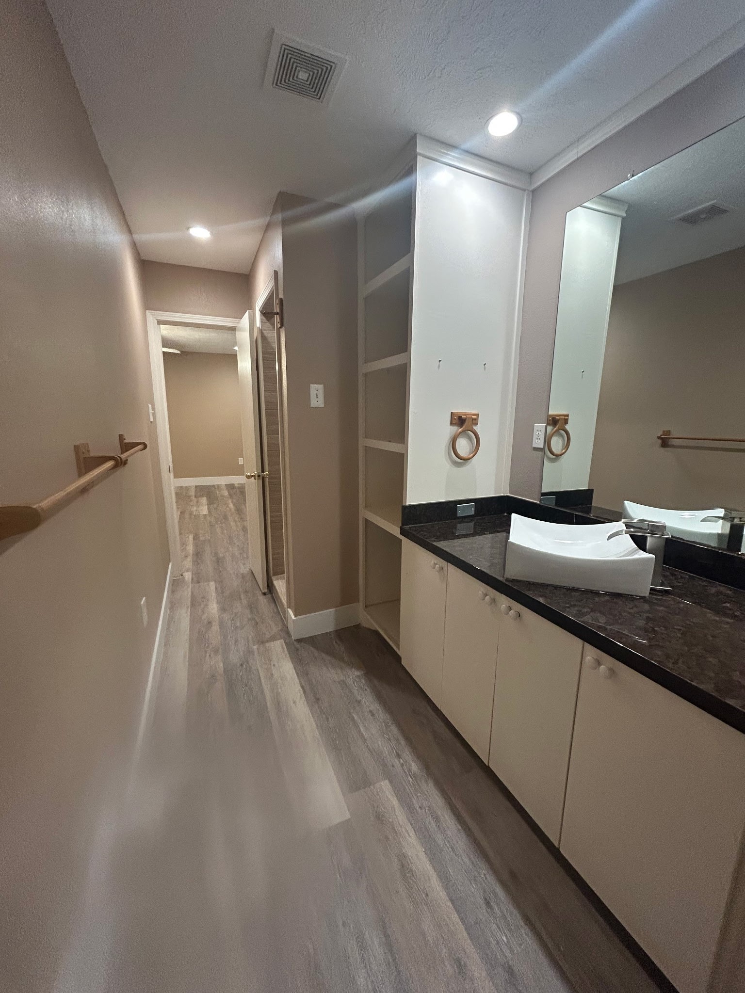 17821 Theiss Mail Rte Road, Unit C Spring, TX 77379 - Photo 10 of 21 Master Bath