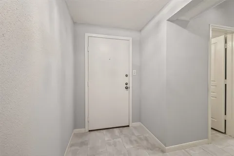 $194,900 | 2400 North Braeswood Boulevard, Unit 129, Houston, TX 77030