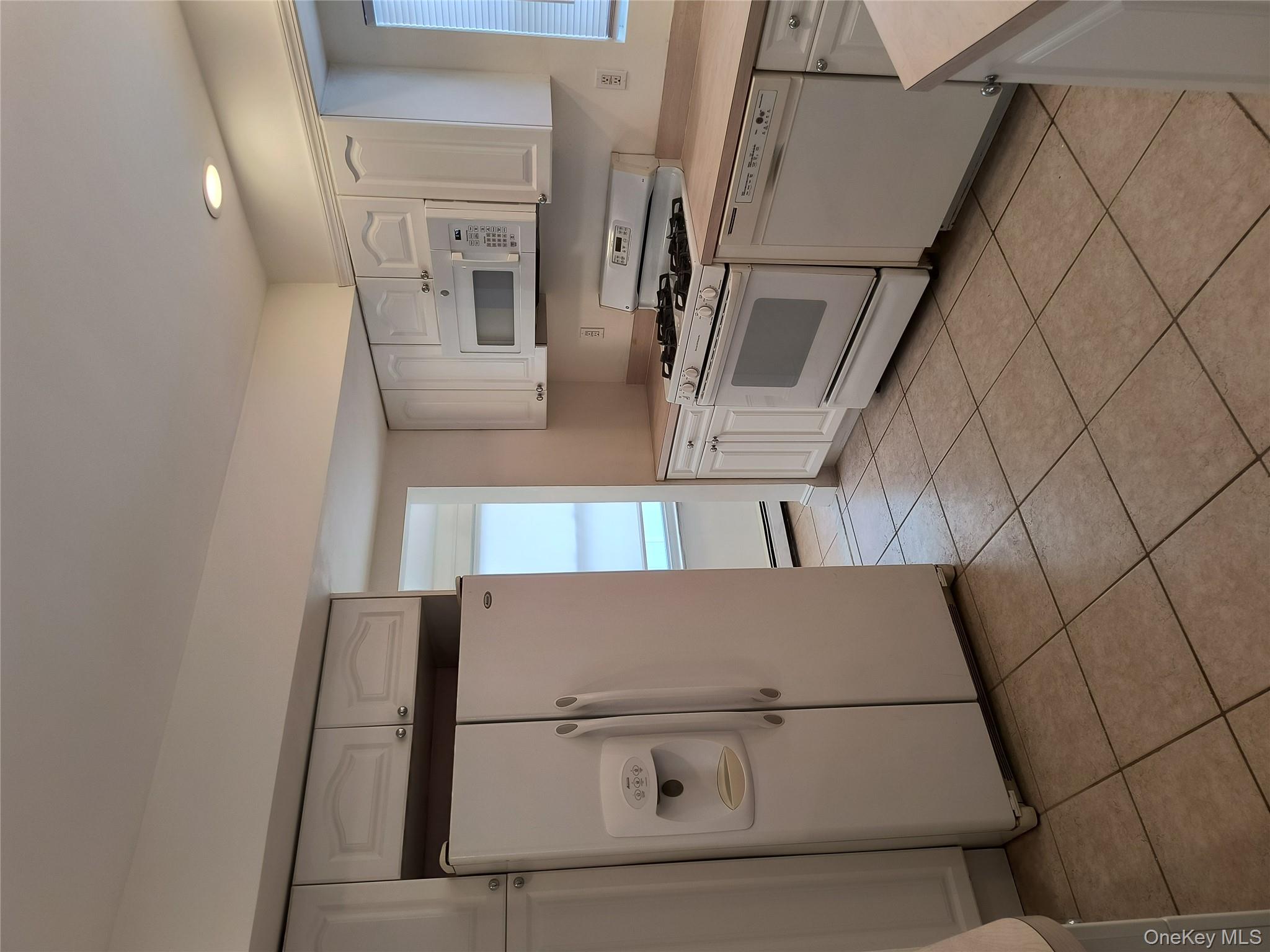 25 July Walk Long Beach, NY 11561 - Photo 2 of 15 Spacious updated kitchen