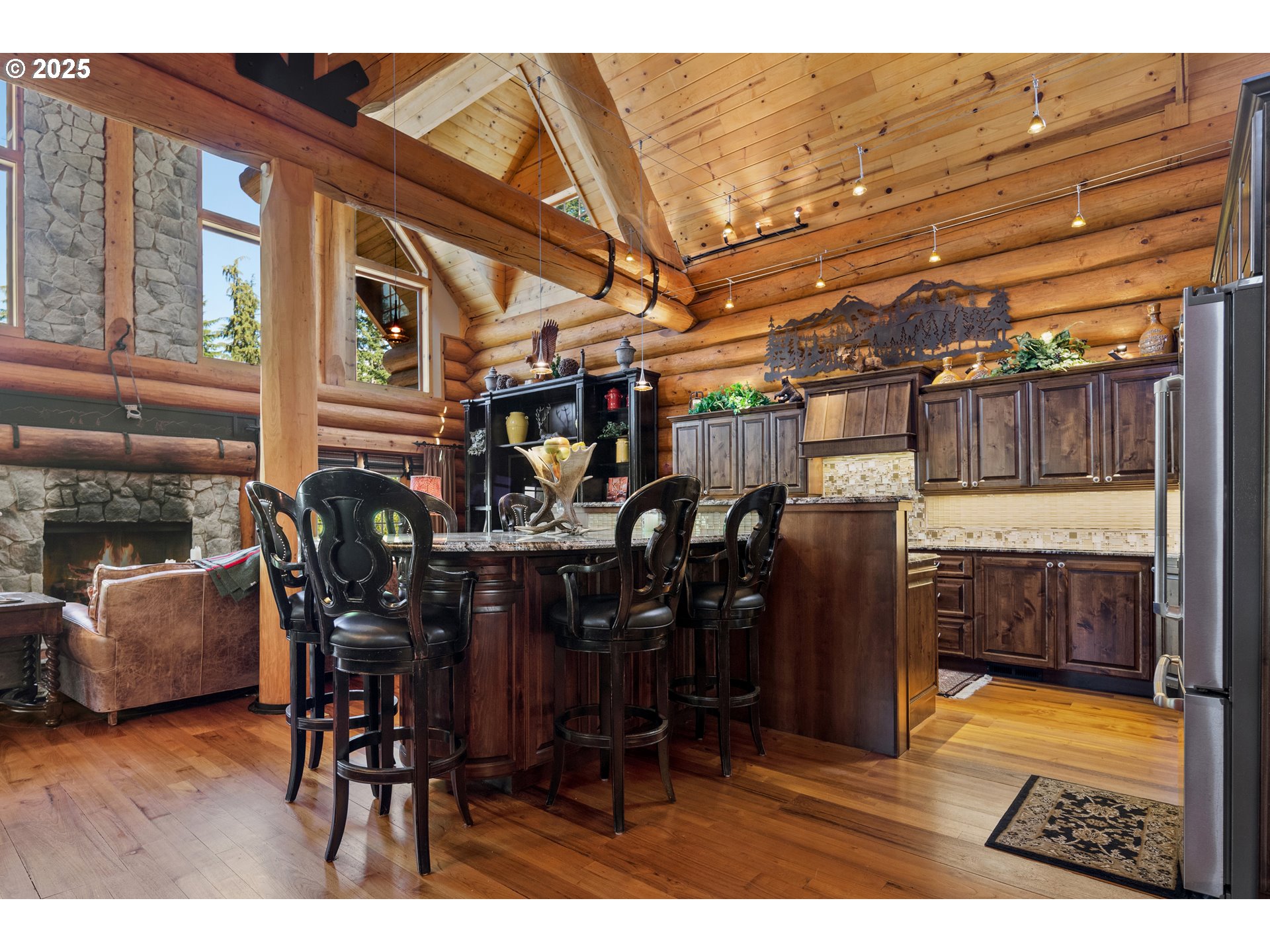 89790 East Morrison Lane Government Camp, OR 97028 - Photo 13 of 48 a view of a chairs and tables in the patio