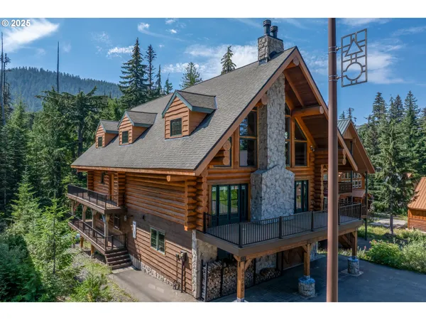a house view with a outdoor space
