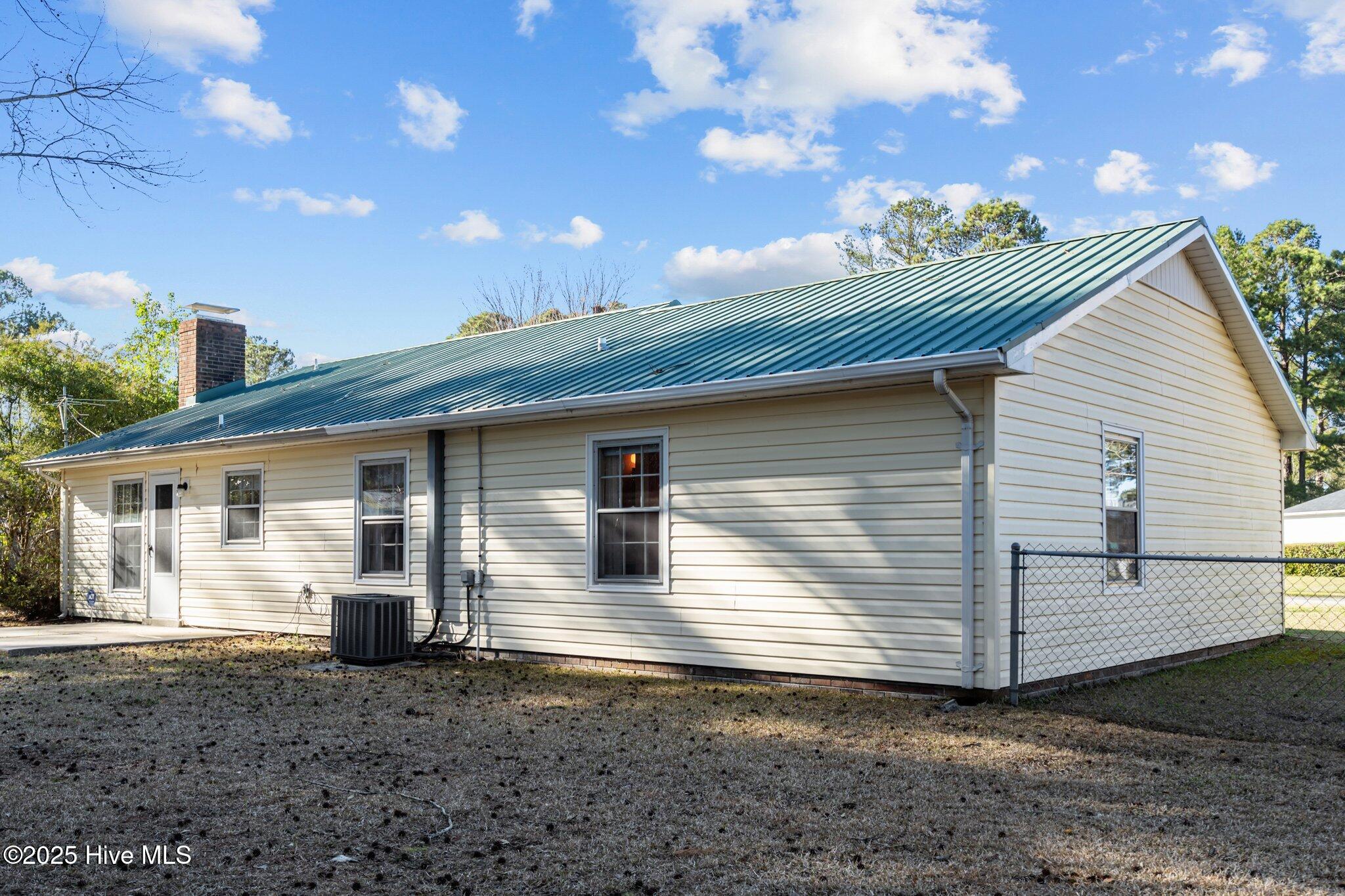 103 Silver Leaf Drive Jacksonville, NC 28546 - Photo 23 of 33 37-web-or-mls-06