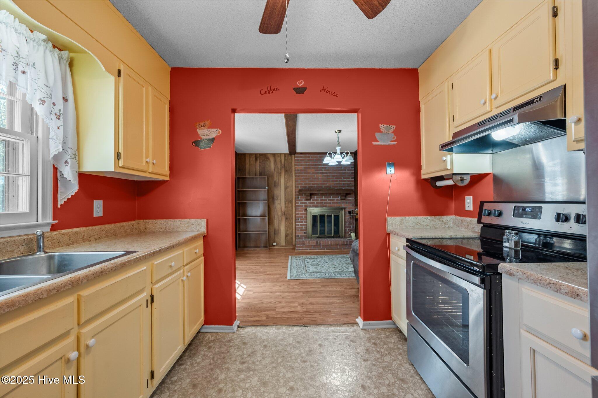 103 Silver Leaf Drive Jacksonville, NC 28546 - Photo 4 of 33 8-web-or-mls-_RAD8271