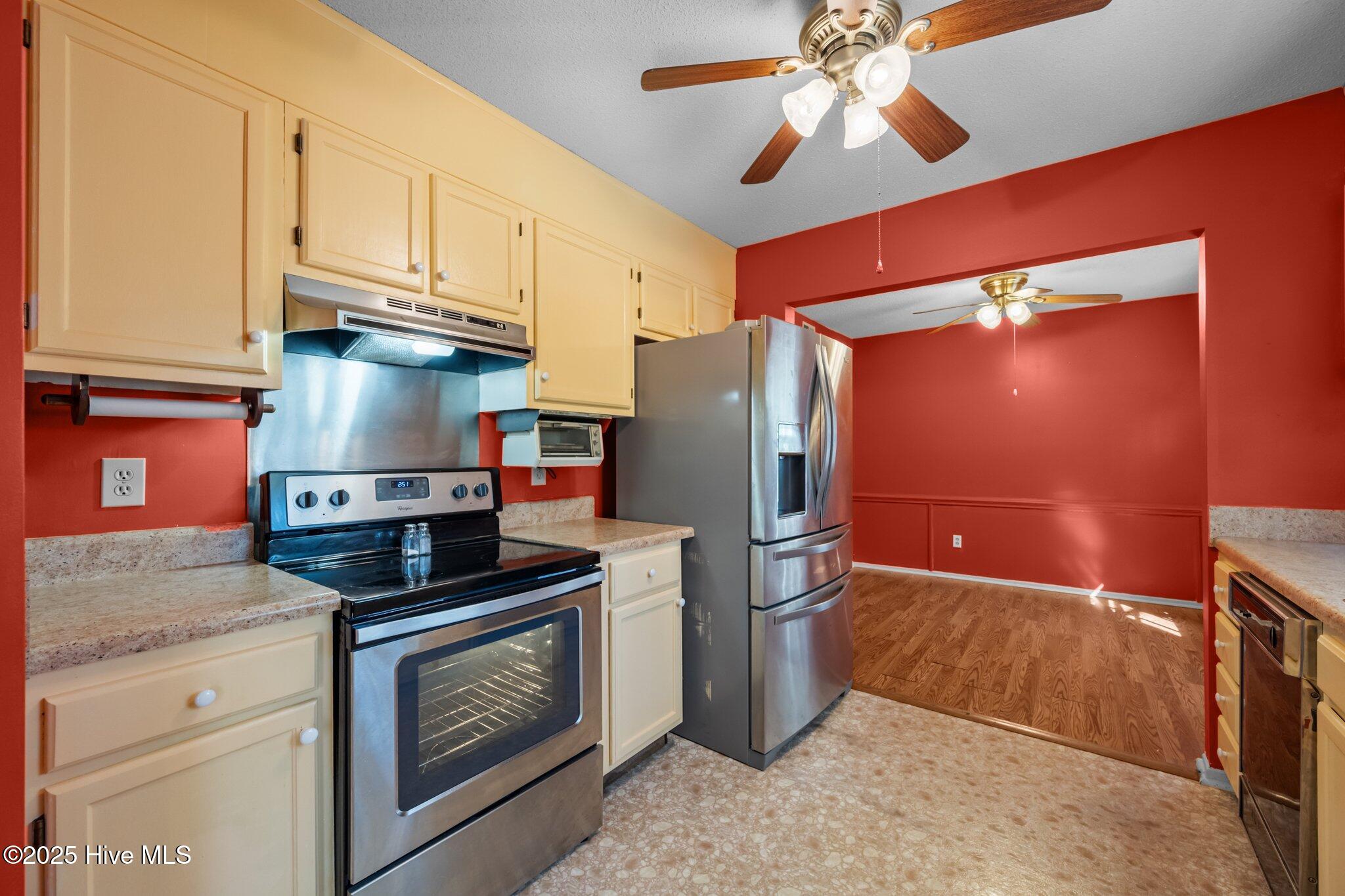 103 Silver Leaf Drive Jacksonville, NC 28546 - Photo 5 of 33 9-web-or-mls-_RAD8274