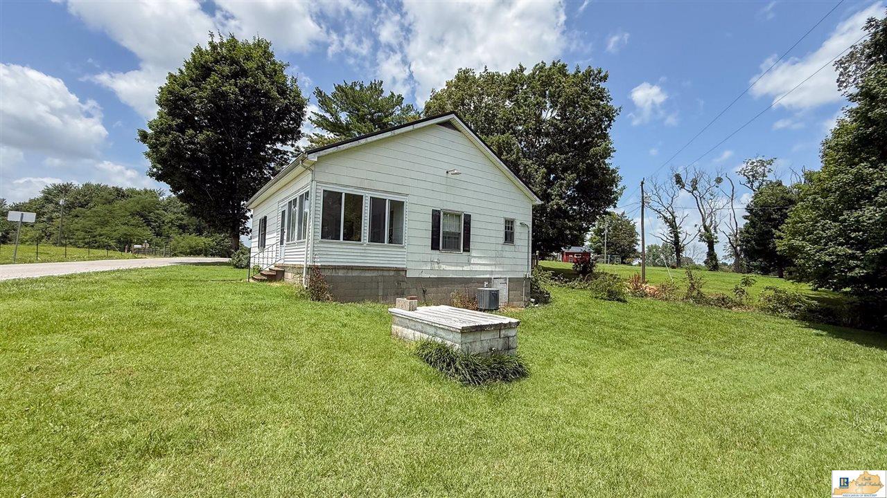 1044 Apple Grove Road Smiths Grove, KY 42171 - Photo 12 of 14 Gallery Image 12