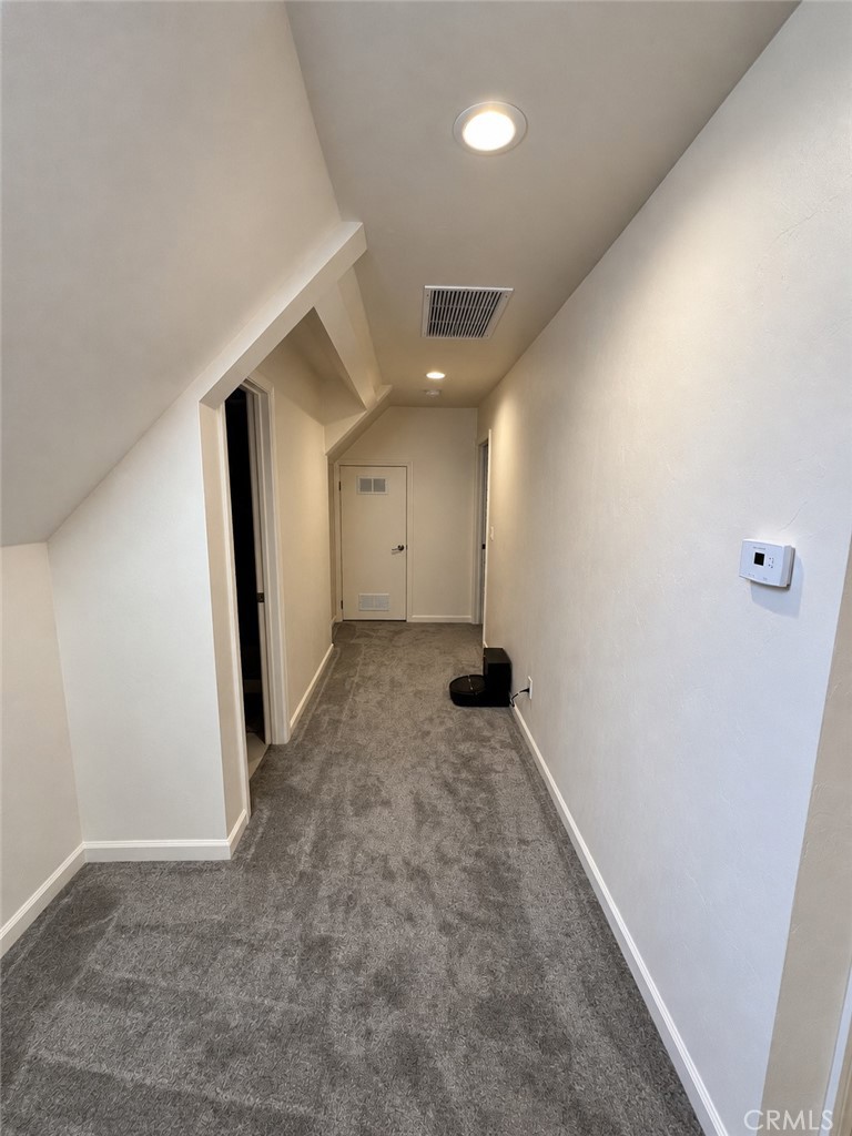 975 Hospital Road Lake Arrowhead, CA 92352 - Photo 21 of 67 Hallway