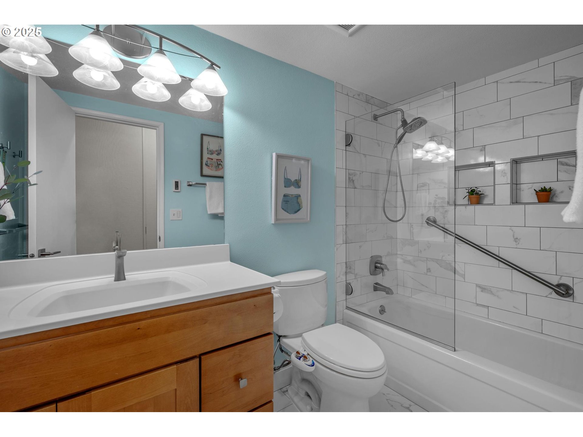 2393 Southwest Park Place, Unit 113 Portland, OR 97205 - Photo 29 of 46