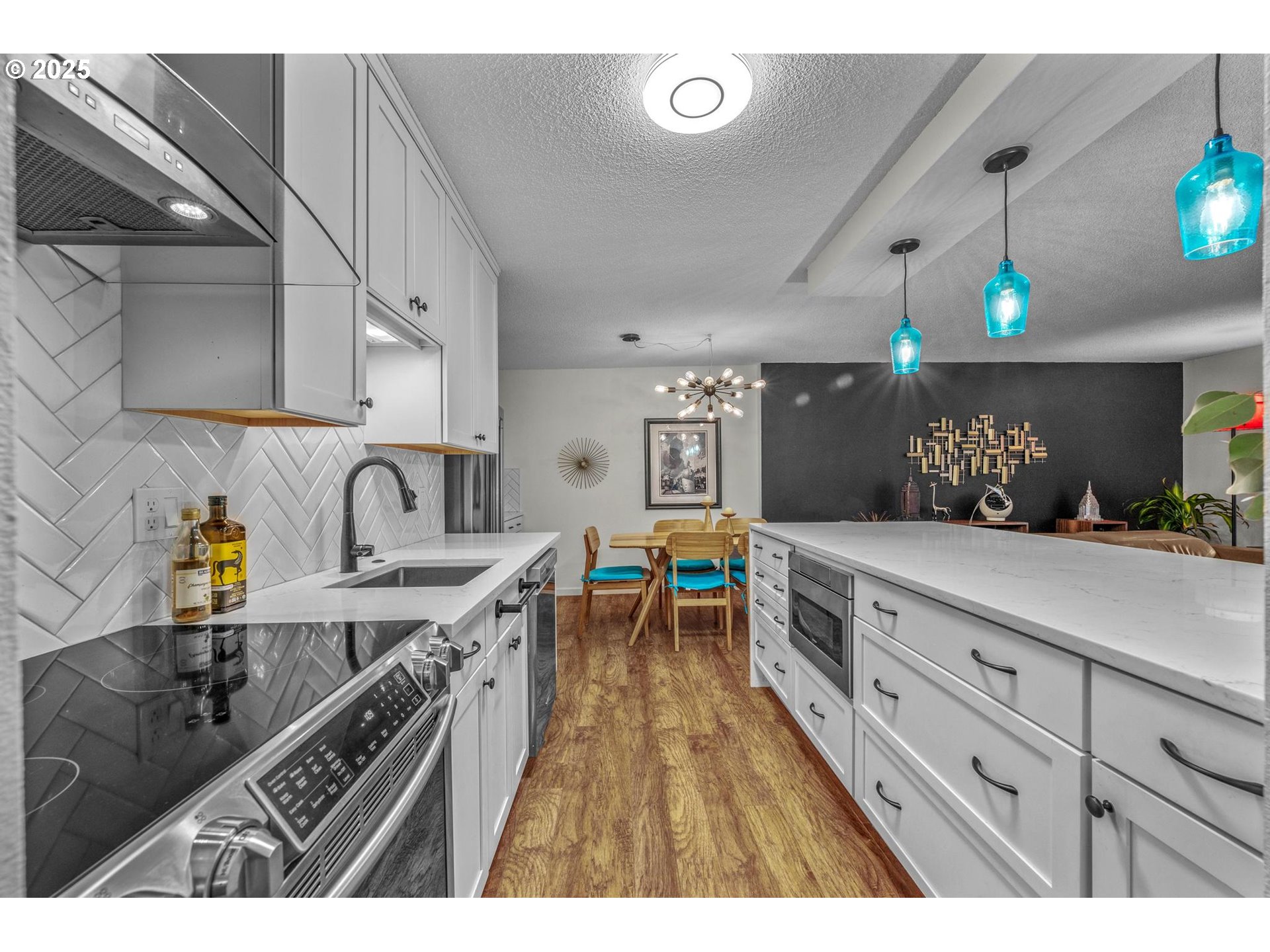 2393 Southwest Park Place, Unit 113 Portland, OR 97205 - Photo 3 of 46