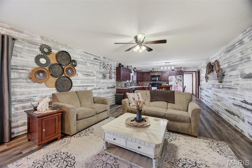 22762 Post Oak Lebanon, MO 65536 - Photo 13 of 41