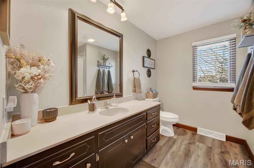 22762 Post Oak Lebanon, MO 65536 - Photo 24 of 41