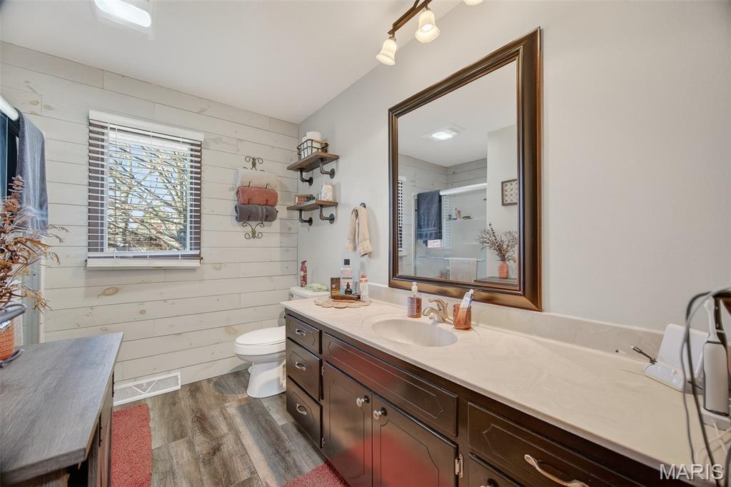 22762 Post Oak Lebanon, MO 65536 - Photo 26 of 41