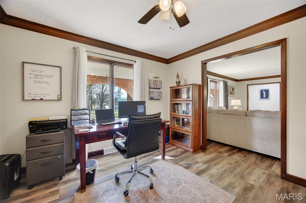 22762 Post Oak Lebanon, MO 65536 - Photo 34 of 41