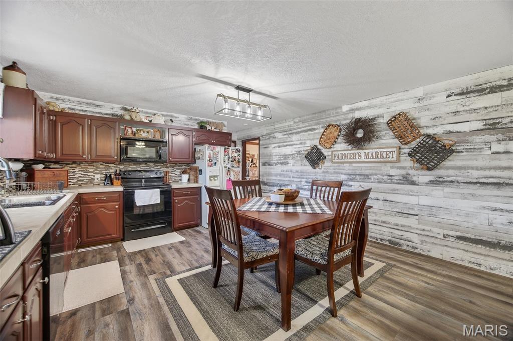 22762 Post Oak Lebanon, MO 65536 - Photo 37 of 41