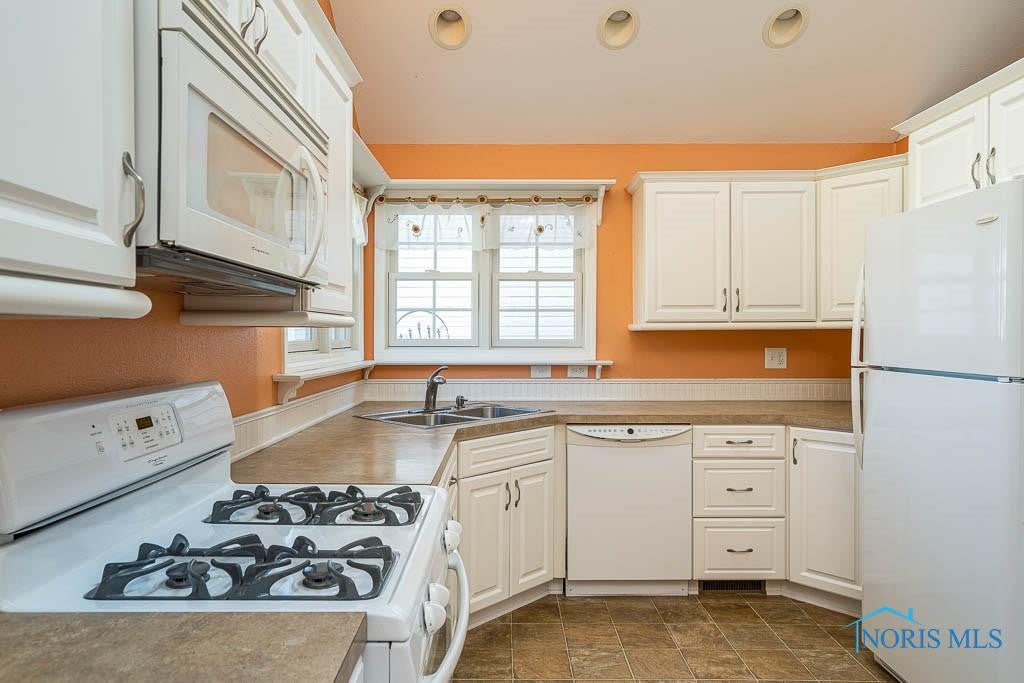 2713 Seaman Road Oregon, OH 43616 - Photo 15 of 35 Gallery Image 15