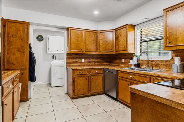 $549,000 | 431 Ridgewood Drive, Shepherd, TX 77371