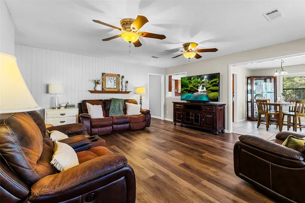 $549,000 | 431 Ridgewood Drive, Shepherd, TX 77371