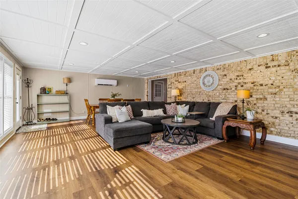 $549,000 | 431 Ridgewood Drive, Shepherd, TX 77371