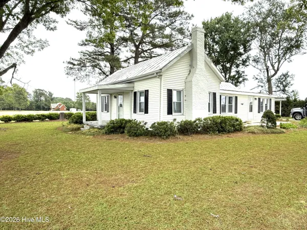 $1,550 | 1300 Worthington Road, Winterville, NC 28590
