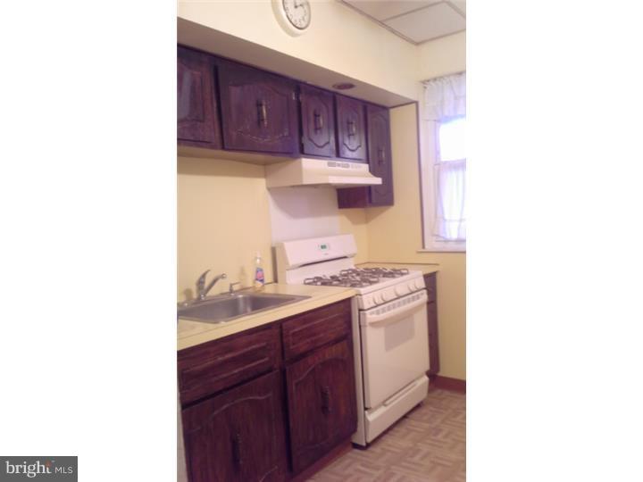 711 Marlyn Road Philadelphia, PA 19151 - Photo 1 of 20 Kitchen