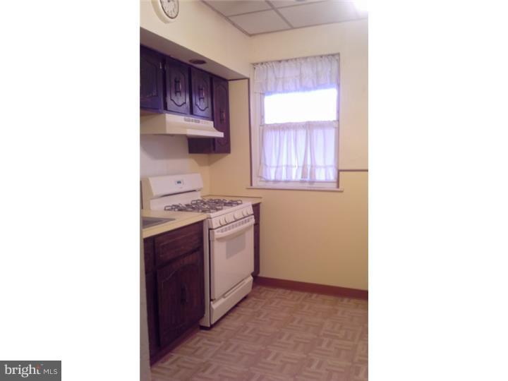711 Marlyn Road Philadelphia, PA 19151 - Photo 6 of 20 Kitchen