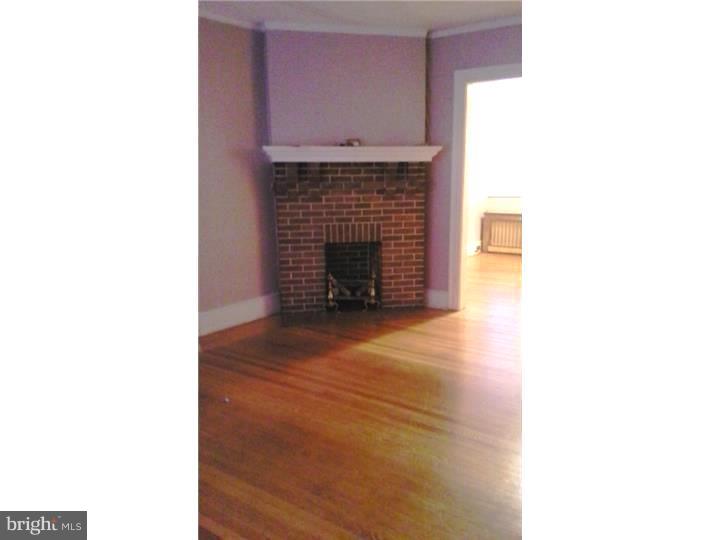 711 Marlyn Road Philadelphia, PA 19151 - Photo 10 of 20 Living Room