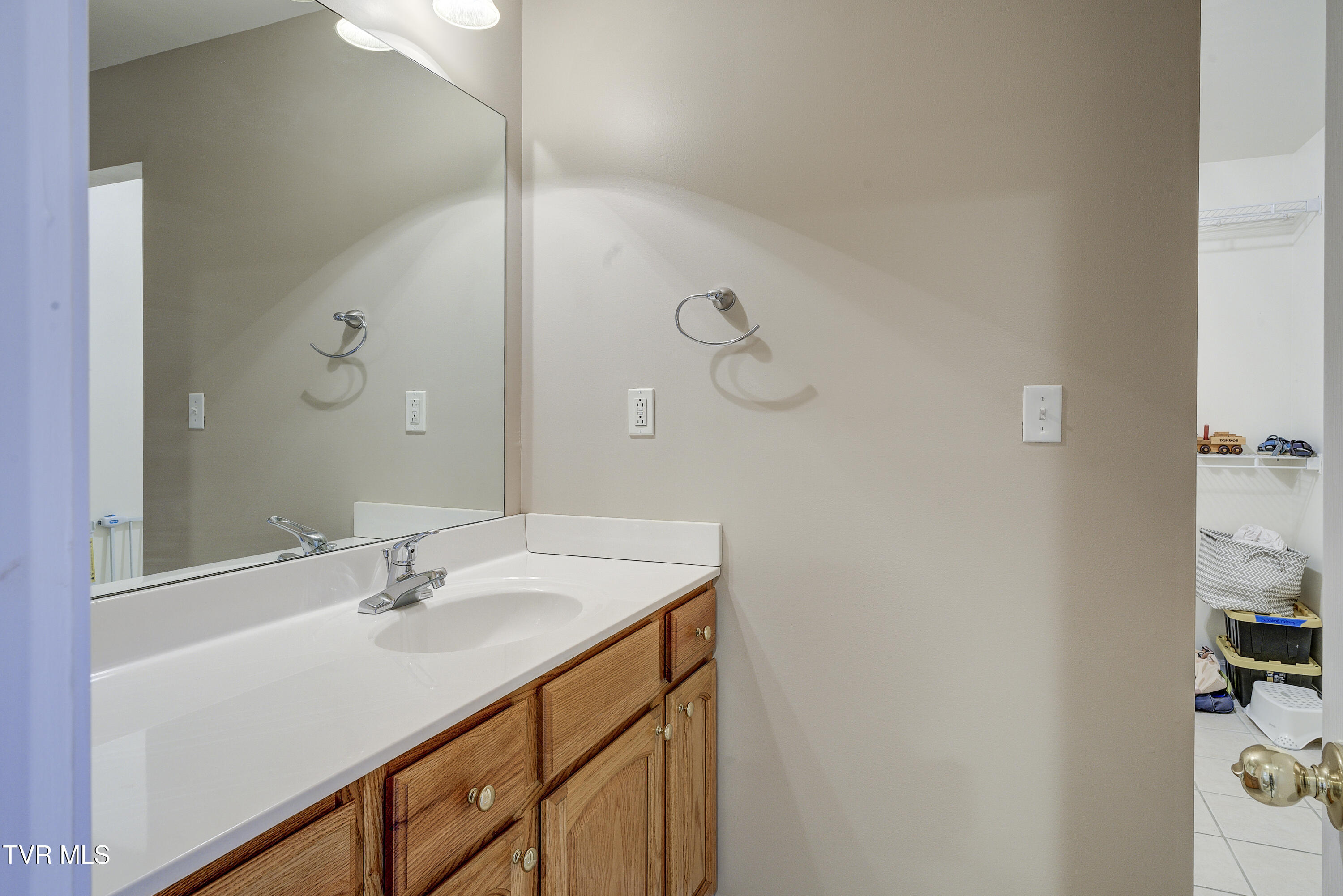 228 Peters Road Bristol, TN 37620 - Photo 47 of 74 Peters-37