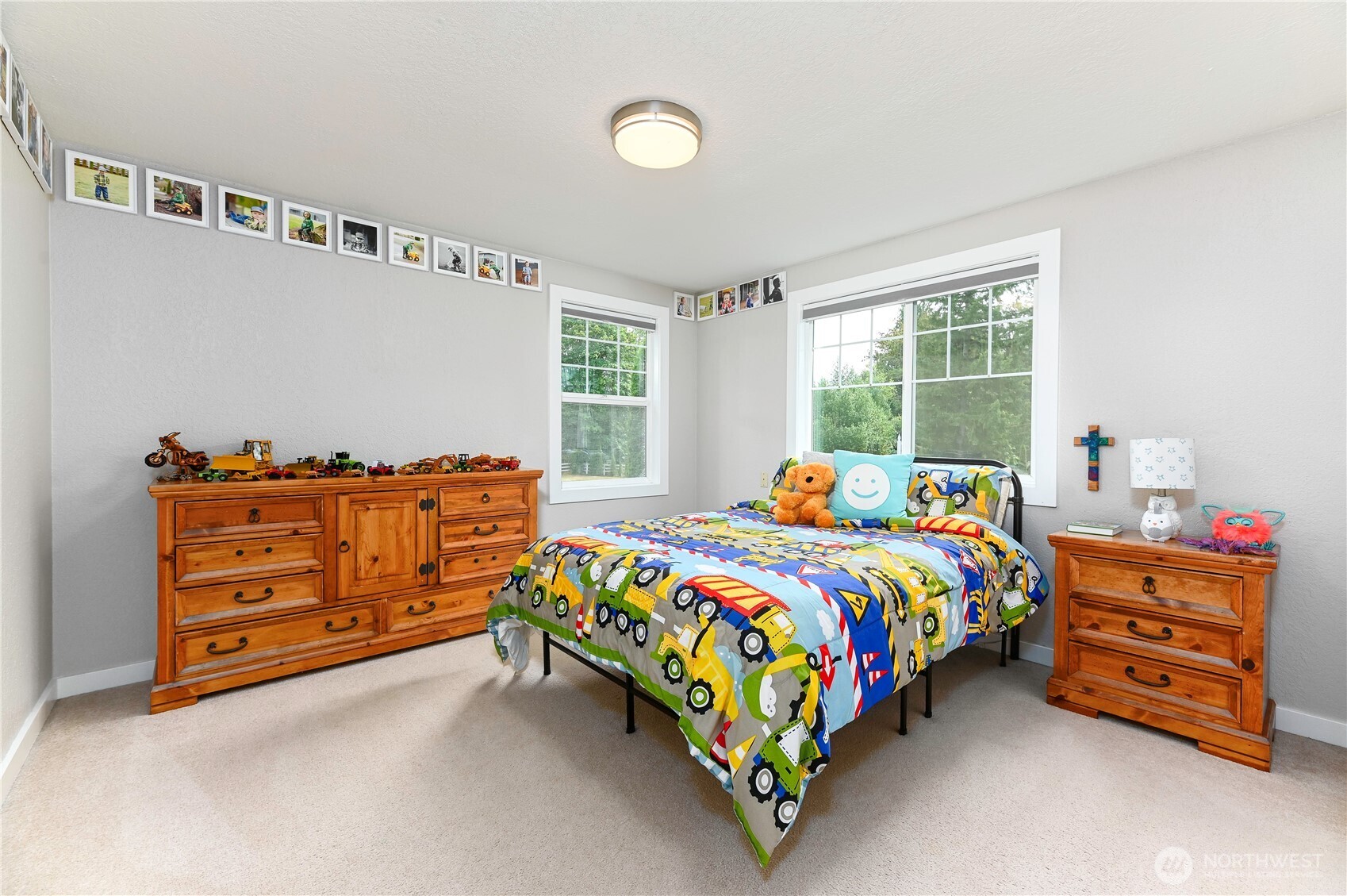 12523 Woods Lake Road Monroe, WA 98272 - Photo 26 of 40 a bedroom with bed and window