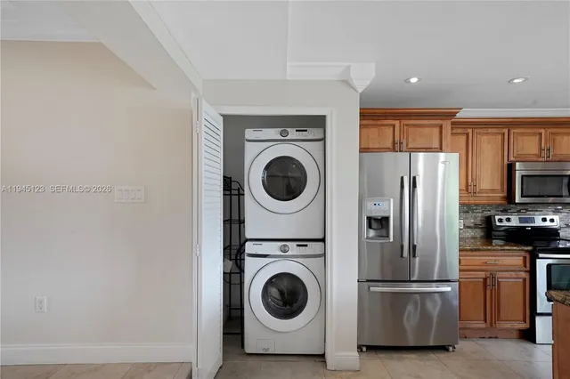 $3,300 | 9312 Southwest 40th Terrace, Unit 9312, Miami, FL 33165