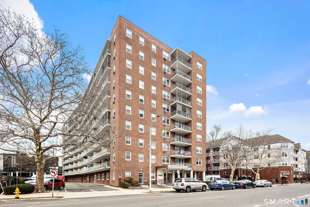$389,900 | 444 Bedford Street, Unit 8F, Stamford, CT 06901