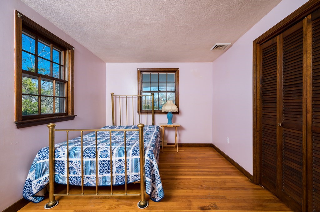 9 Country Road Hanover, MA 02339 - Photo 15 of 34