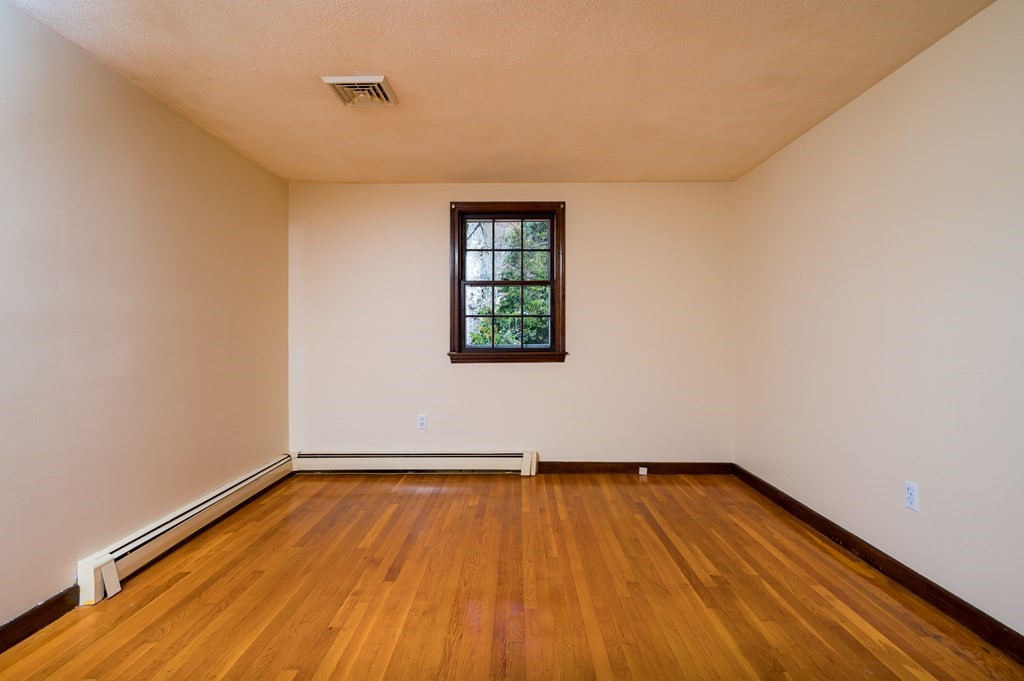 9 Country Road Hanover, MA 02339 - Photo 17 of 34