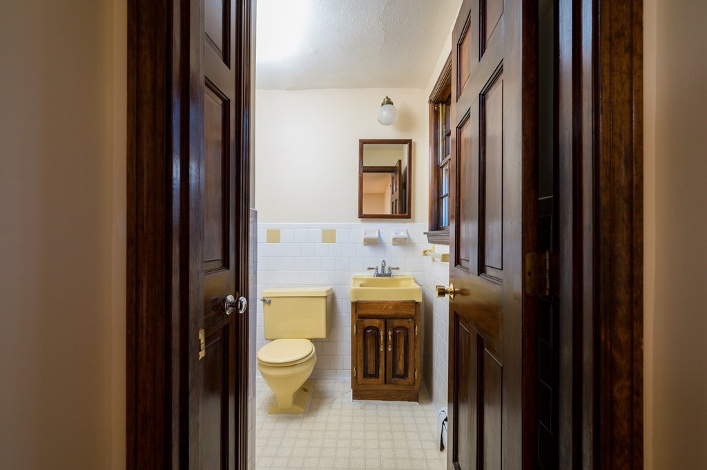 9 Country Road Hanover, MA 02339 - Photo 19 of 34