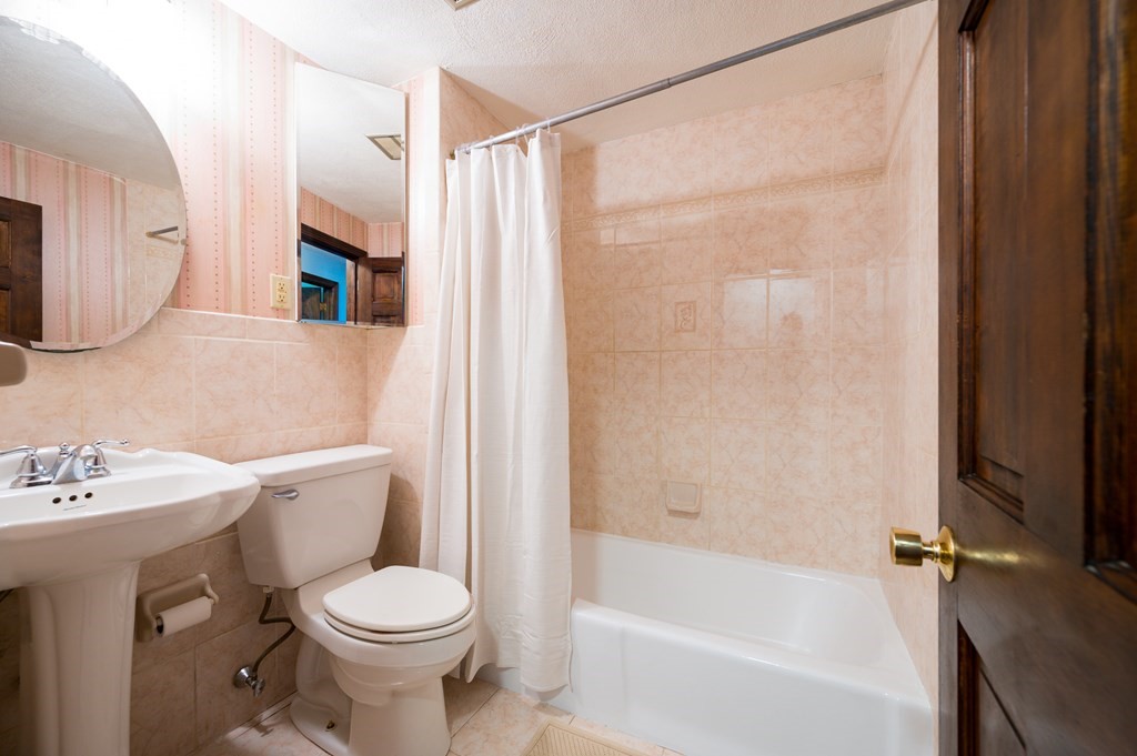 9 Country Road Hanover, MA 02339 - Photo 20 of 34
