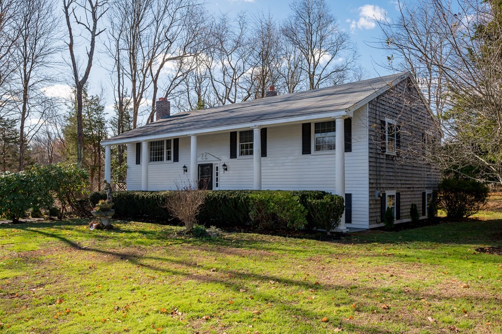 9 Country Road Hanover, MA 02339 - Photo 3 of 34