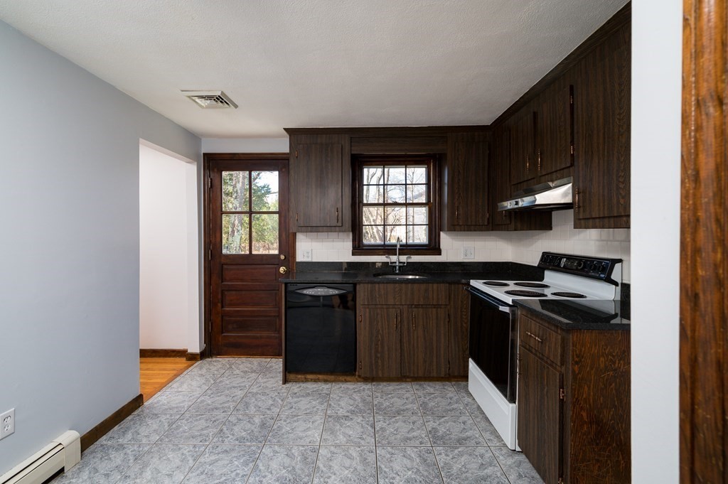 9 Country Road Hanover, MA 02339 - Photo 6 of 34