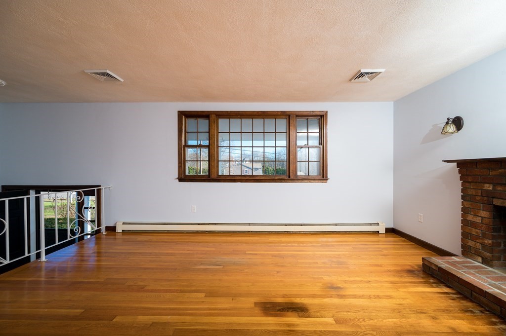 9 Country Road Hanover, MA 02339 - Photo 9 of 34