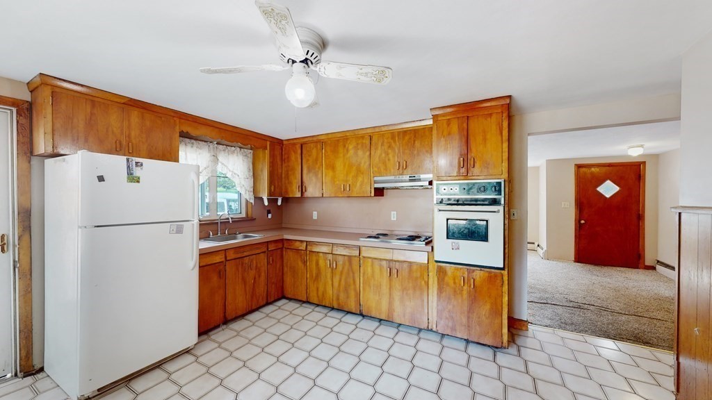 5 Bates Road Winchester, MA 01890 - Photo 4 of 34