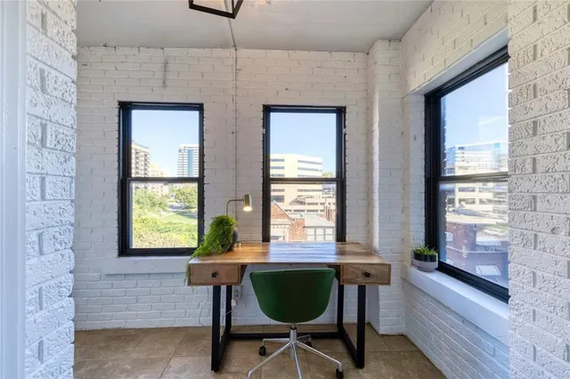 $255,000 | 807 West 48th Street, Unit 501, Kansas City, MO 64112