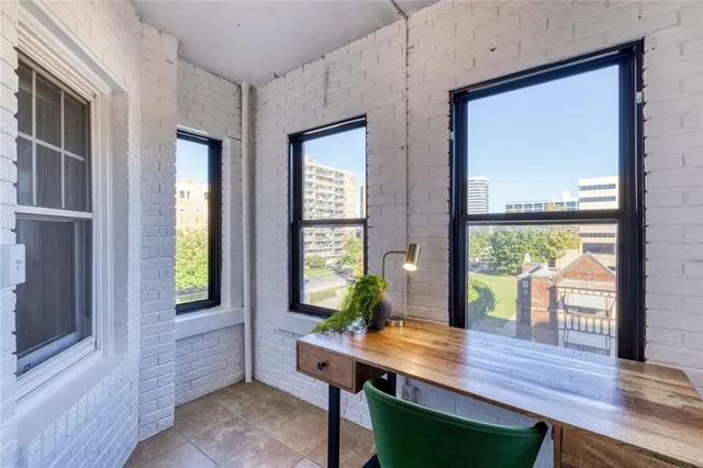 $255,000 | 807 West 48th Street, Unit 501, Kansas City, MO 64112