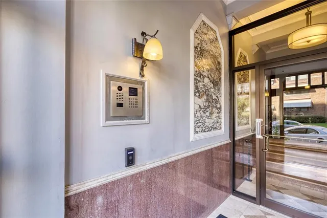 $255,000 | 807 West 48th Street, Unit 501, Kansas City, MO 64112