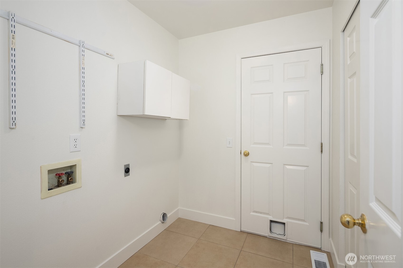 4549 329th Place Southeast Fall City, WA 98024 - Photo 25 of 35 a view of room